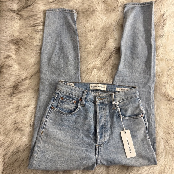 New Denim Forum Aritzia Jeans THE YOKO HIGH RISE SLIM - Picture 2 of 3